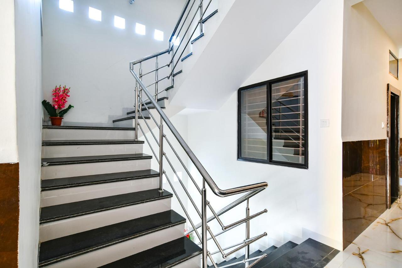 Hotel Fabexpress Sp7 Indaur Exteriér fotografie